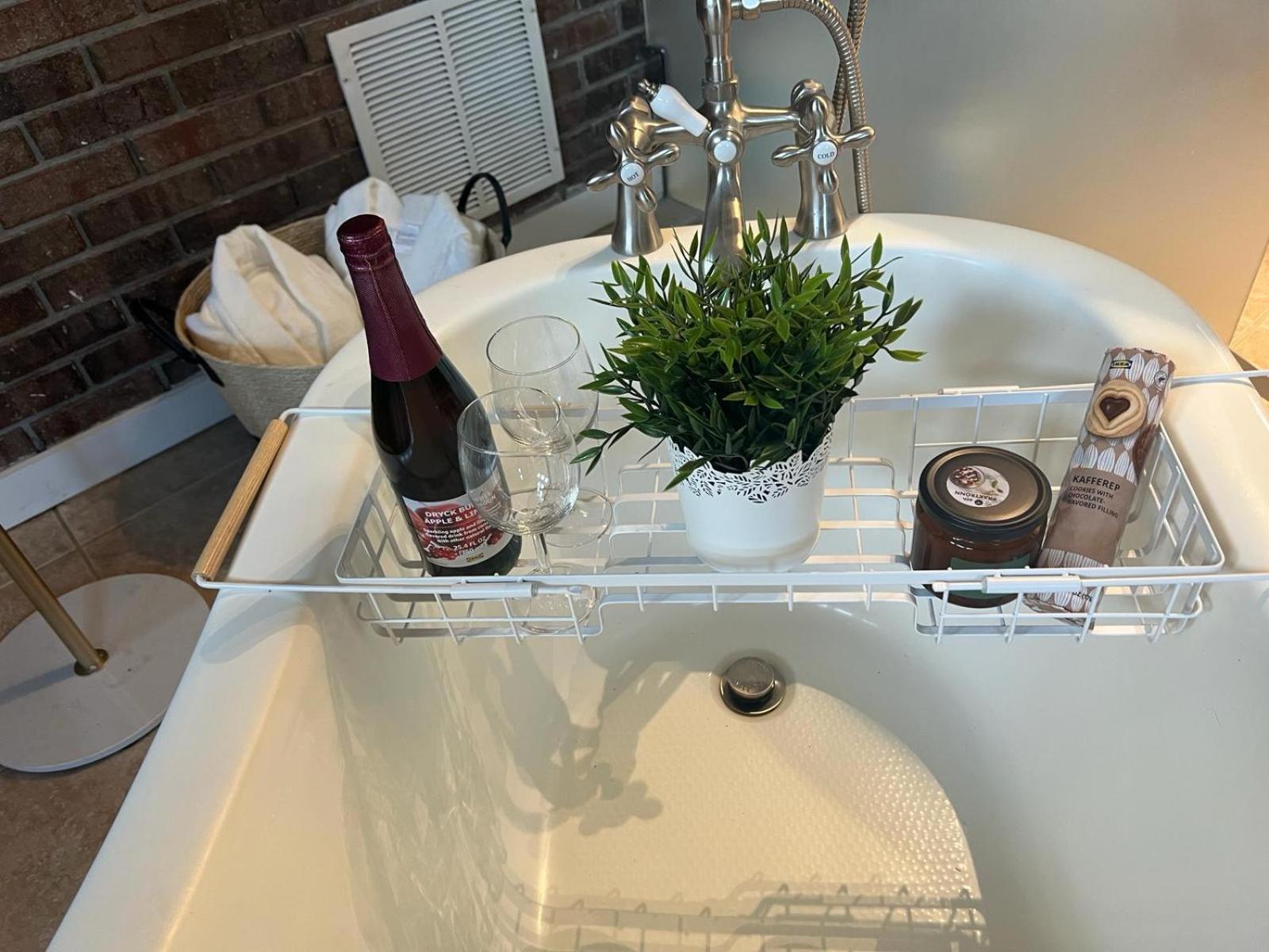 Beltline Beauty Mins To Benz Stadium, Game Room アトランタ エクステリア 写真